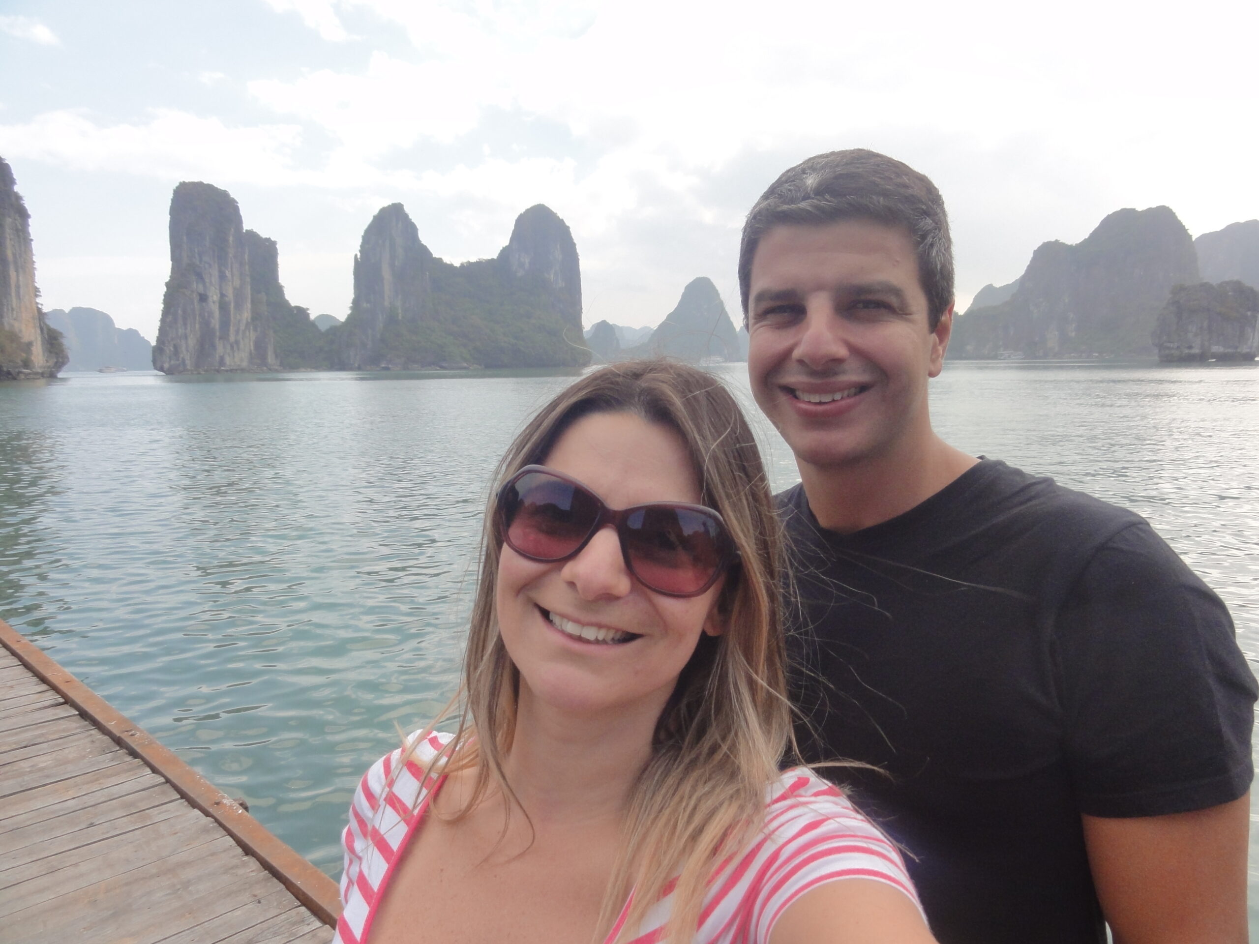 Carinha de quem pode riscar mais um destino dos sonhos da lista de desejos: Ha Long Bay, no Vietnã - Magu Mathias