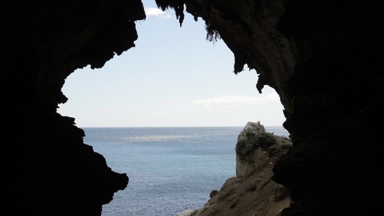 A vista de dentro da Gorham cave em Gibraltar - Getty Images