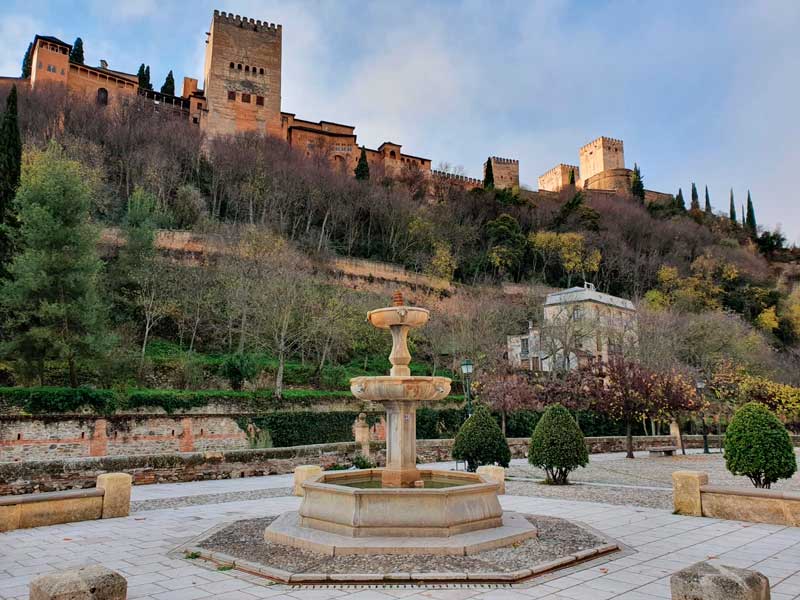 Paseo de los Tristes Granada - Visitas Guiadas Alhambra Online