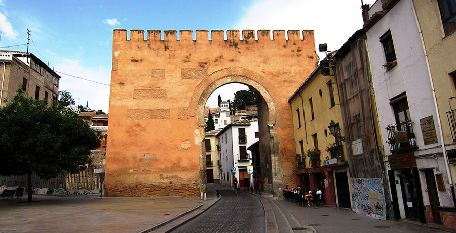 Puerta de Elvira de Granada - caminoon.com