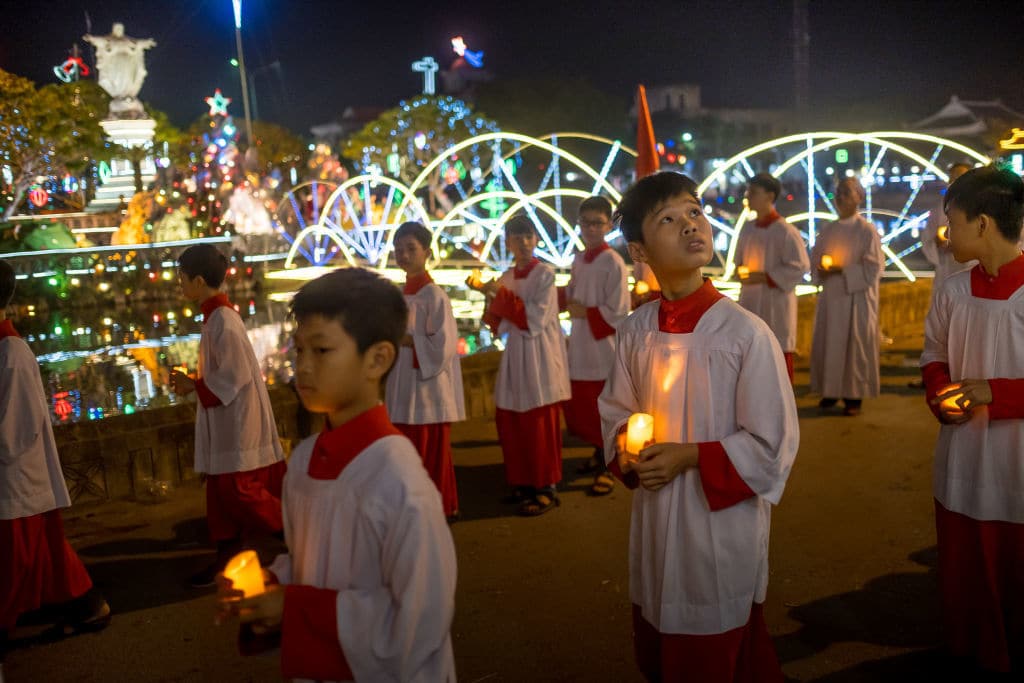 Religião no Vietna Cristianismo - Sally Mills