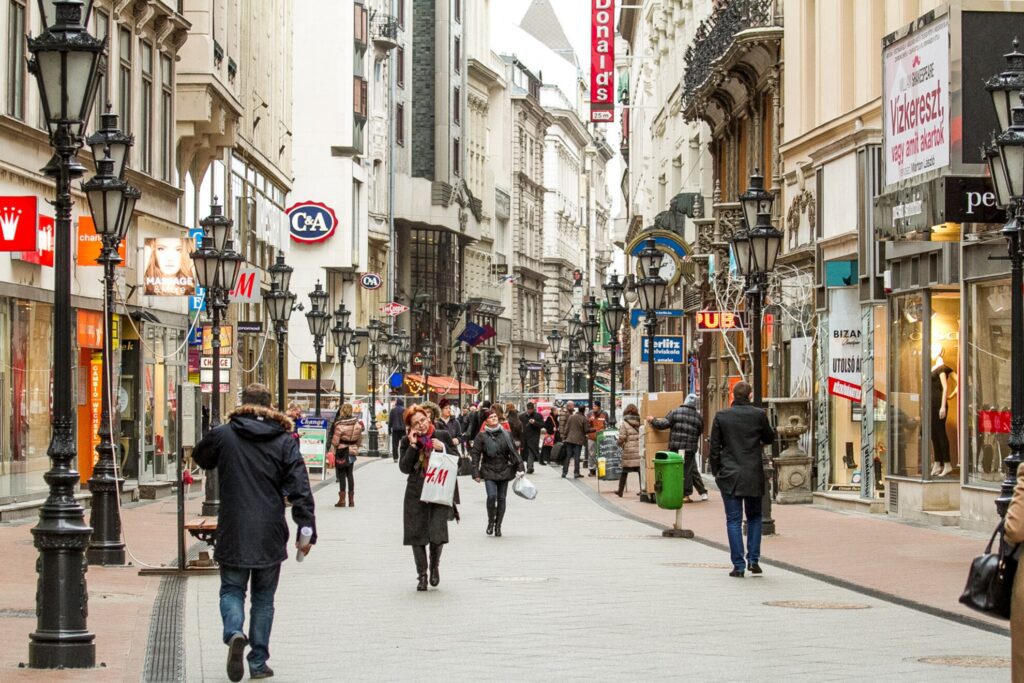 Horário comercial na Hungria - We Love Budapest