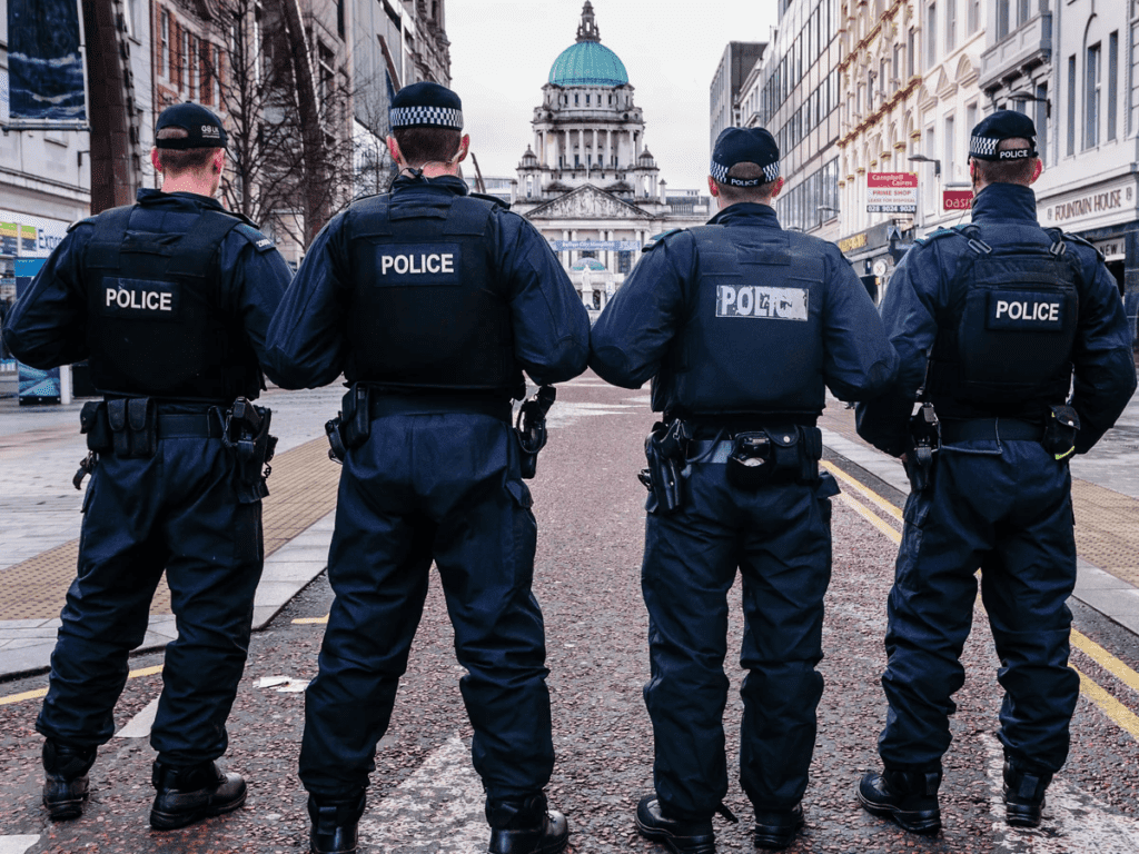 Segurança na Irlanda do Norte - BBC