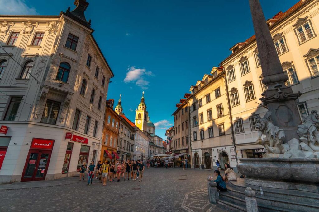 Horário comercial na Eslovênia - Bucketlistly Blog