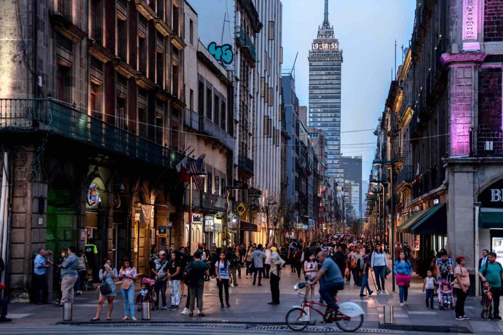 Horário comercial no México - Travel + Leisure