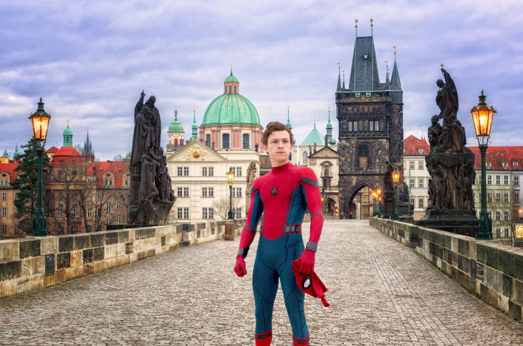Homem Aranha na Ponte Carlos em Praga - The Prague Reporter