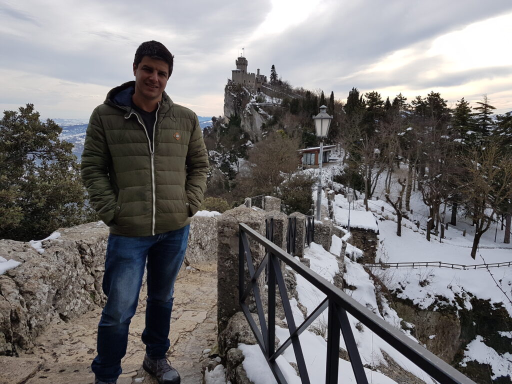Caminho entre a Primeira e a Segunda Torre de San Marino - Magu Mathias
