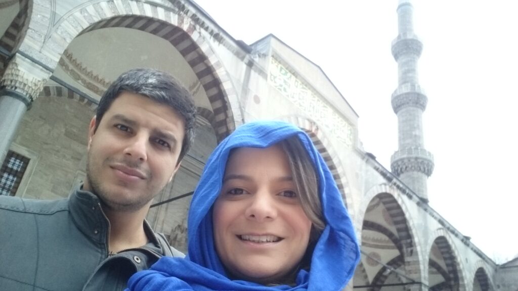 Cubra a cabeça pra visitar a Mesquita Azul Istambul - Magu Mathias