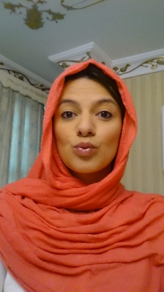 Cubra sua cabeça ao visitar mesquitas - Magu Mathias