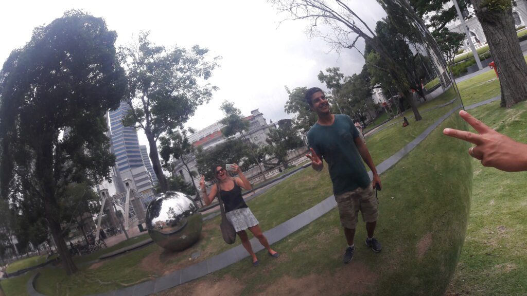 Esferas espelhadas do Asians Civilizations Museum - Magu Mathias