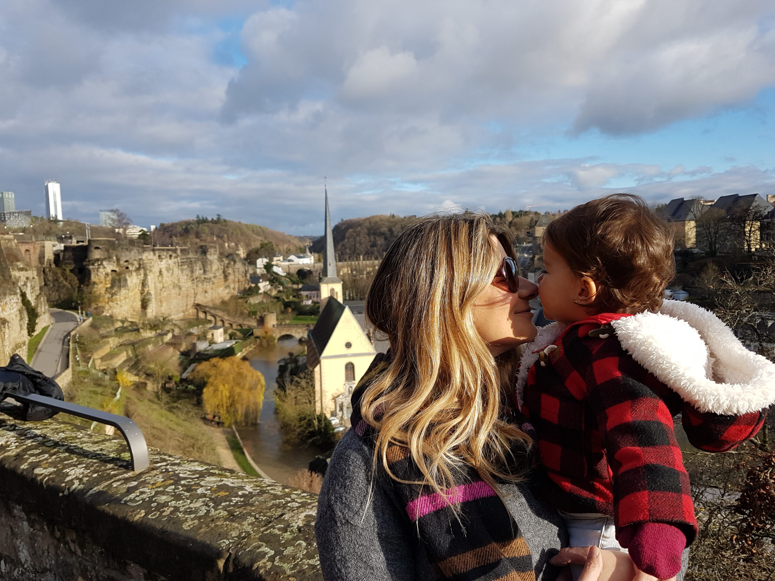 Curtindo um lindo dia de inverno em Luxemburgo em pleno Natal - Magu Mathias
