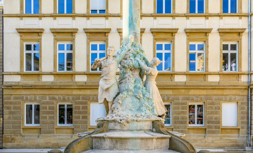 Monumento a Dicks e Lentz na Place d'Armes Luxemburgo - Luxembourg City