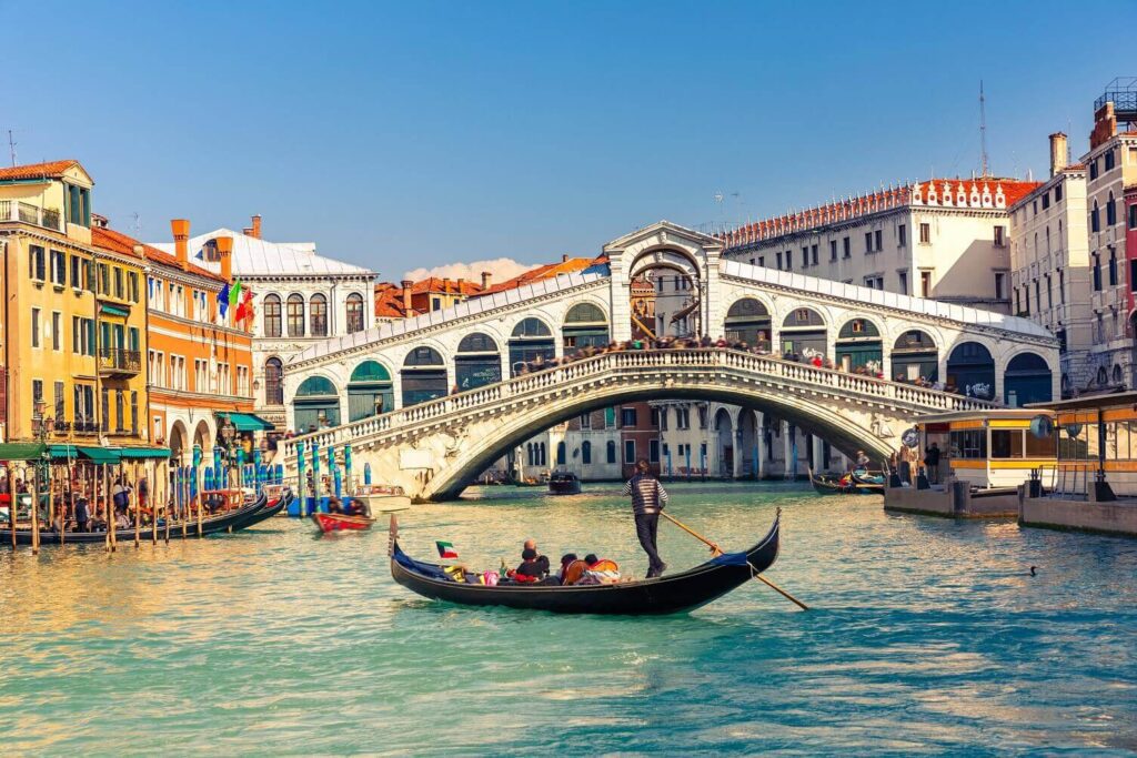 A icônica Ponte de Rialto em Veneza - Cenci Turismo