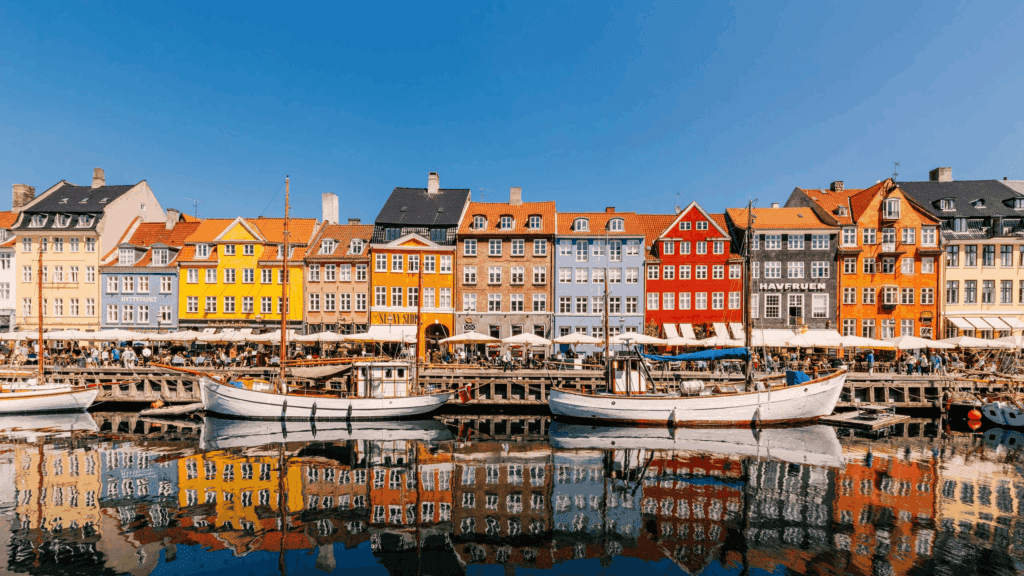 Canal Nyhavn em Copenhague - AD Middle East
