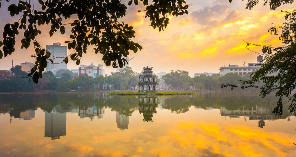 Lago Hoan Kiem Hanoi - Vietnam Travel