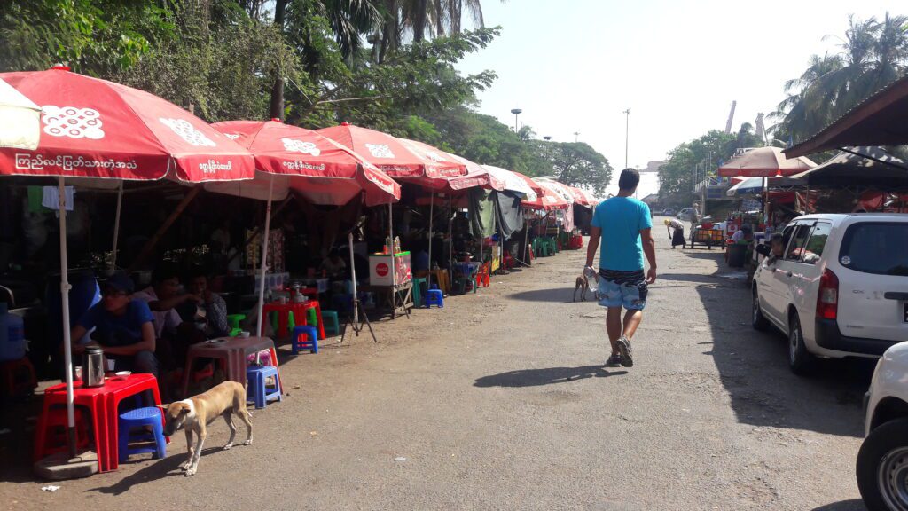 Mercado do Terminal de Ferry Yangon - Magu Mathias