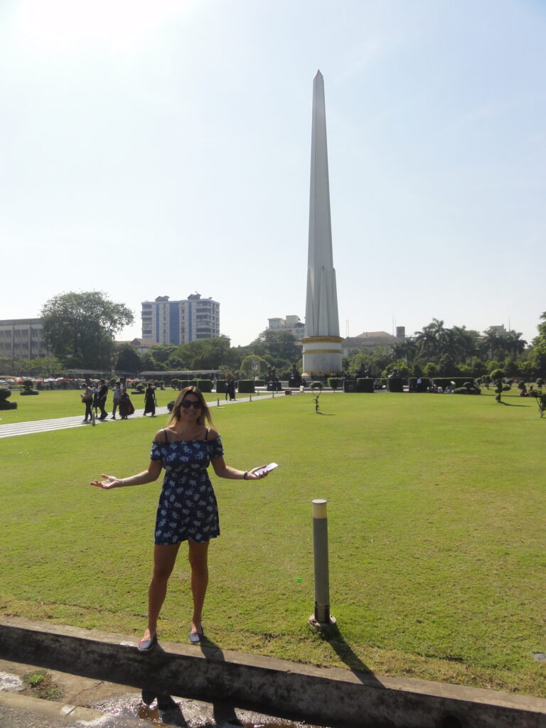 Parque Maha Bandula - Magu Mathias