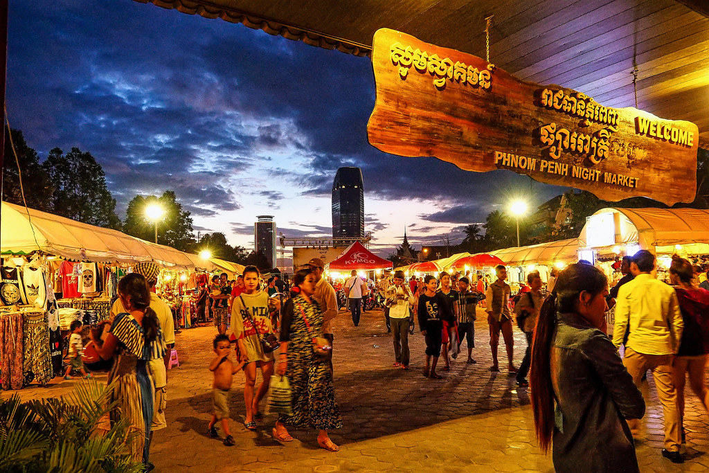 Phnom Penh Night Market - Metta Voyage