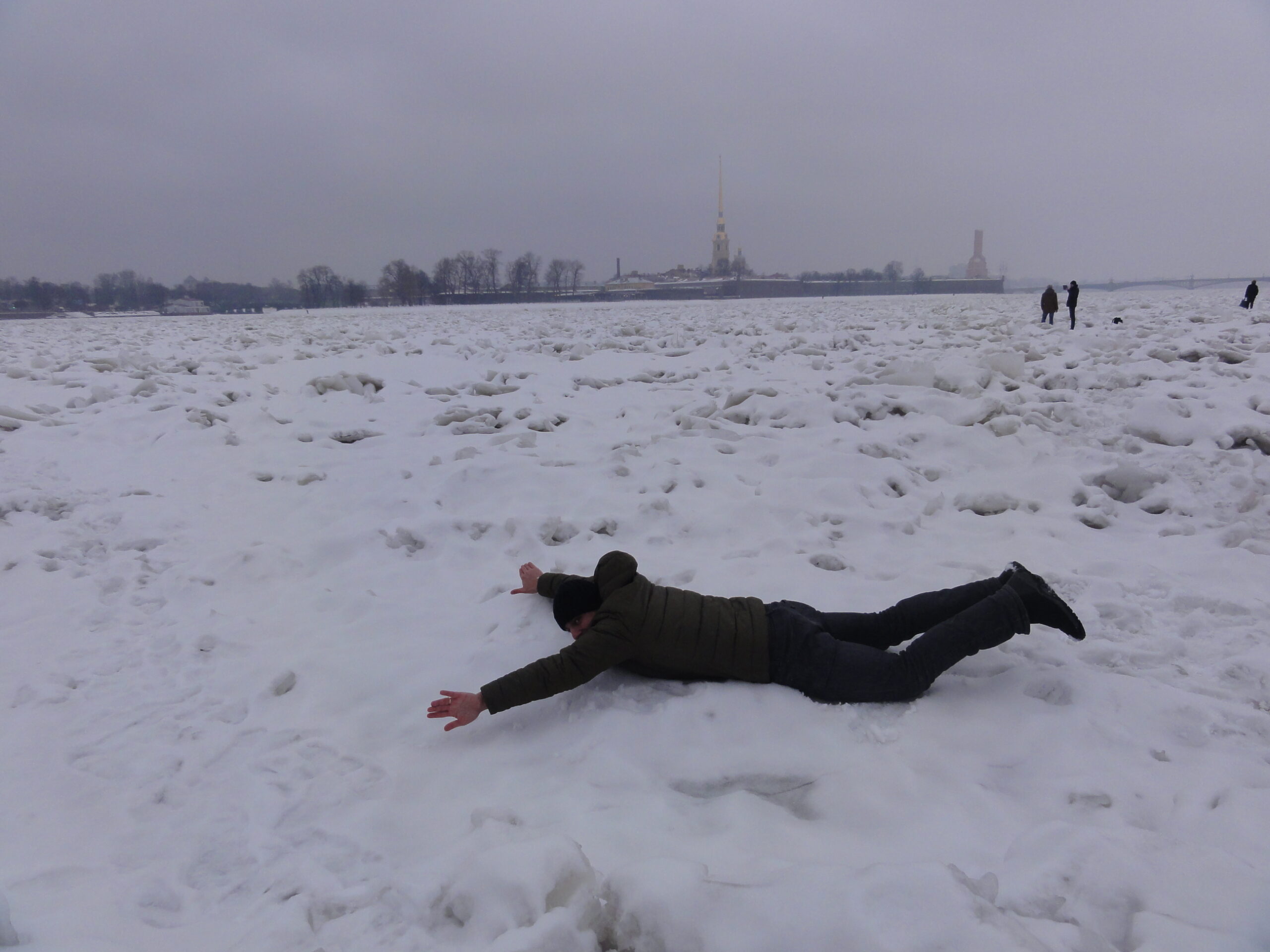 Andando sobre o Rio Neva - Magu Mathias