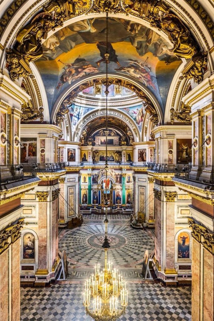 O interior da Catedral de Santo Isaac em São Petersburgo - Pinterest