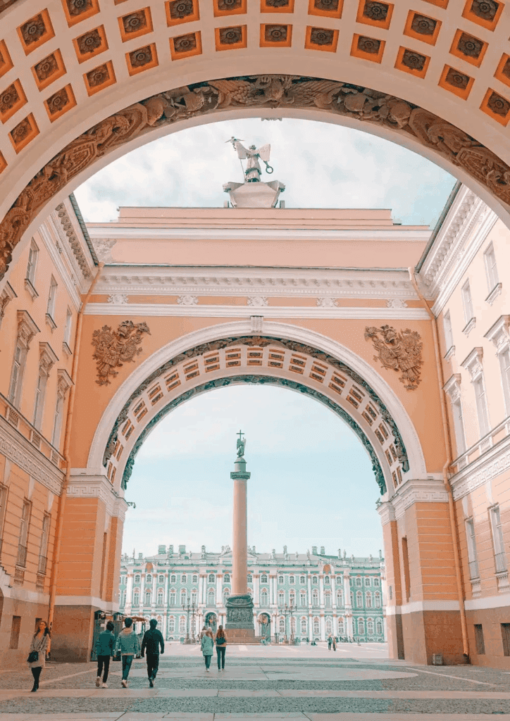Coluna de Alexandre na Praça do Palácio São Petersburgo - Hand Luggage Only