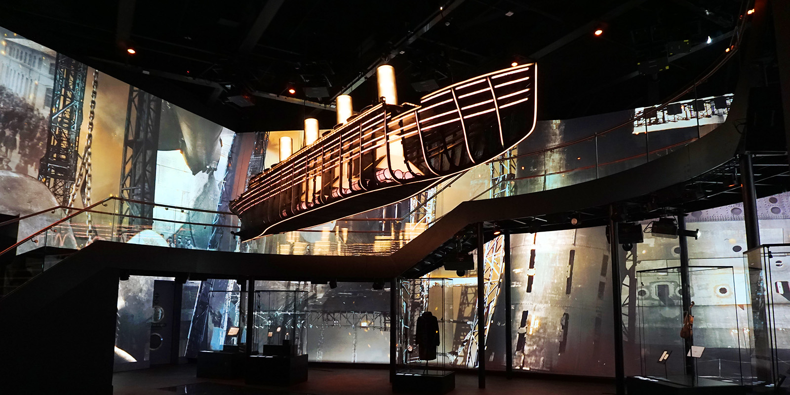 Museu Titanic Belfast - DJ Willrich Ltd