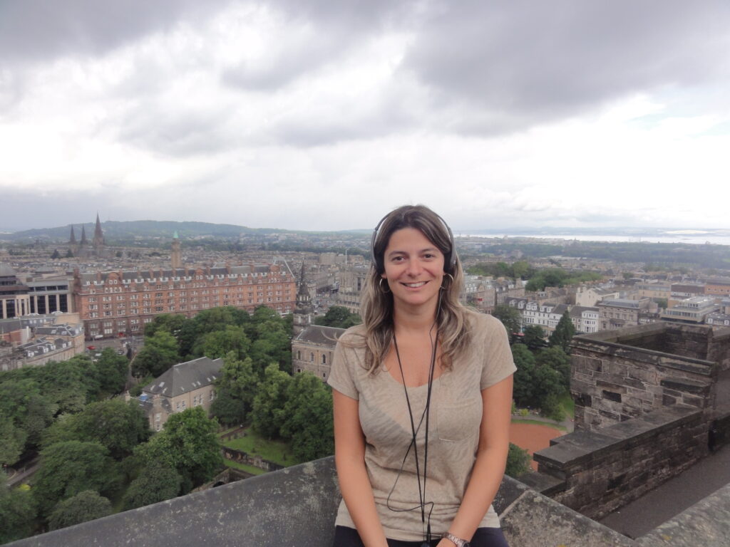 Vista privilegiada das muralhas do Castelo de Edimburgo - Magu Mathias