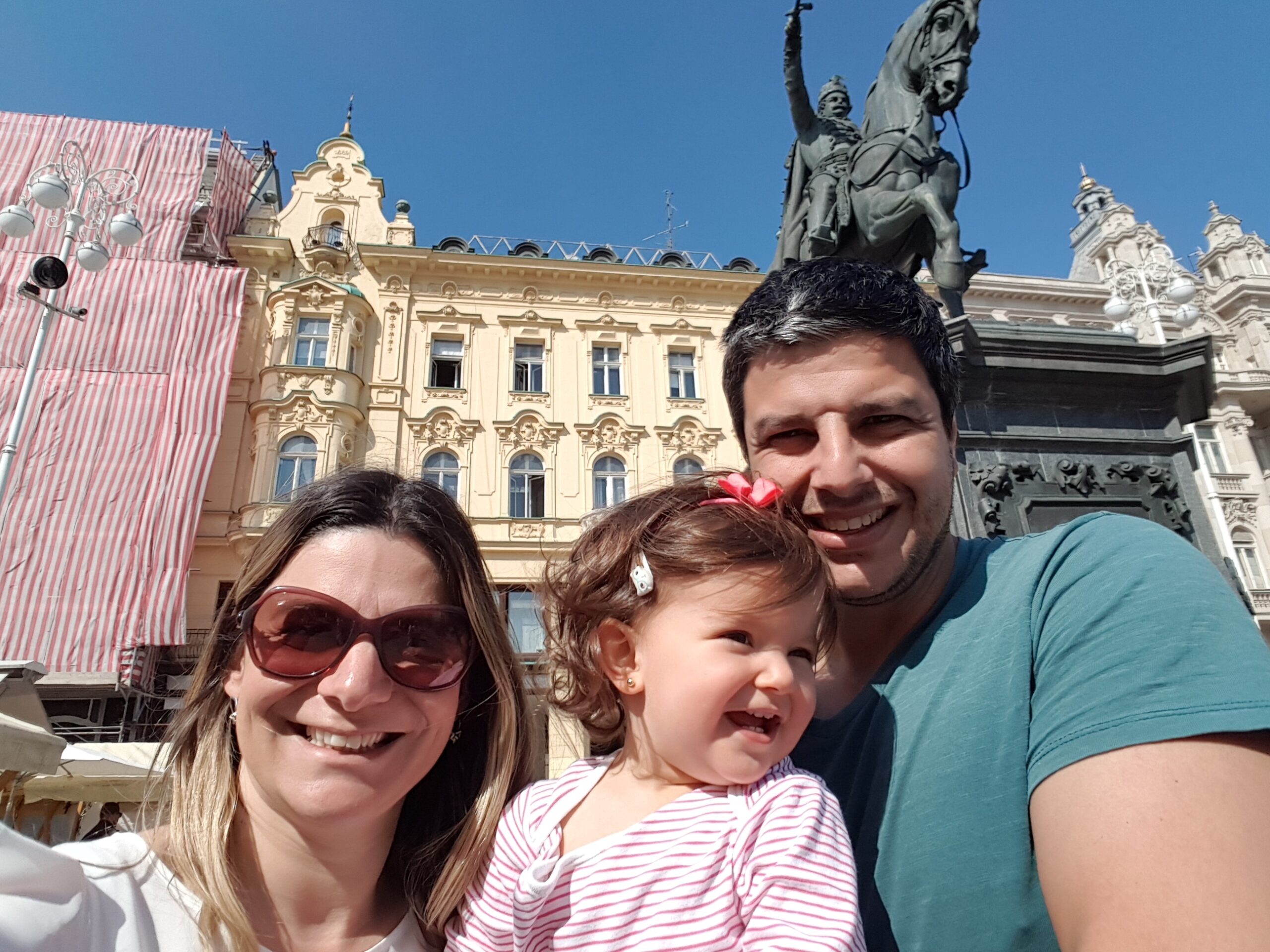 Família curtindo as atrações de Zagreb - Magu Mathias