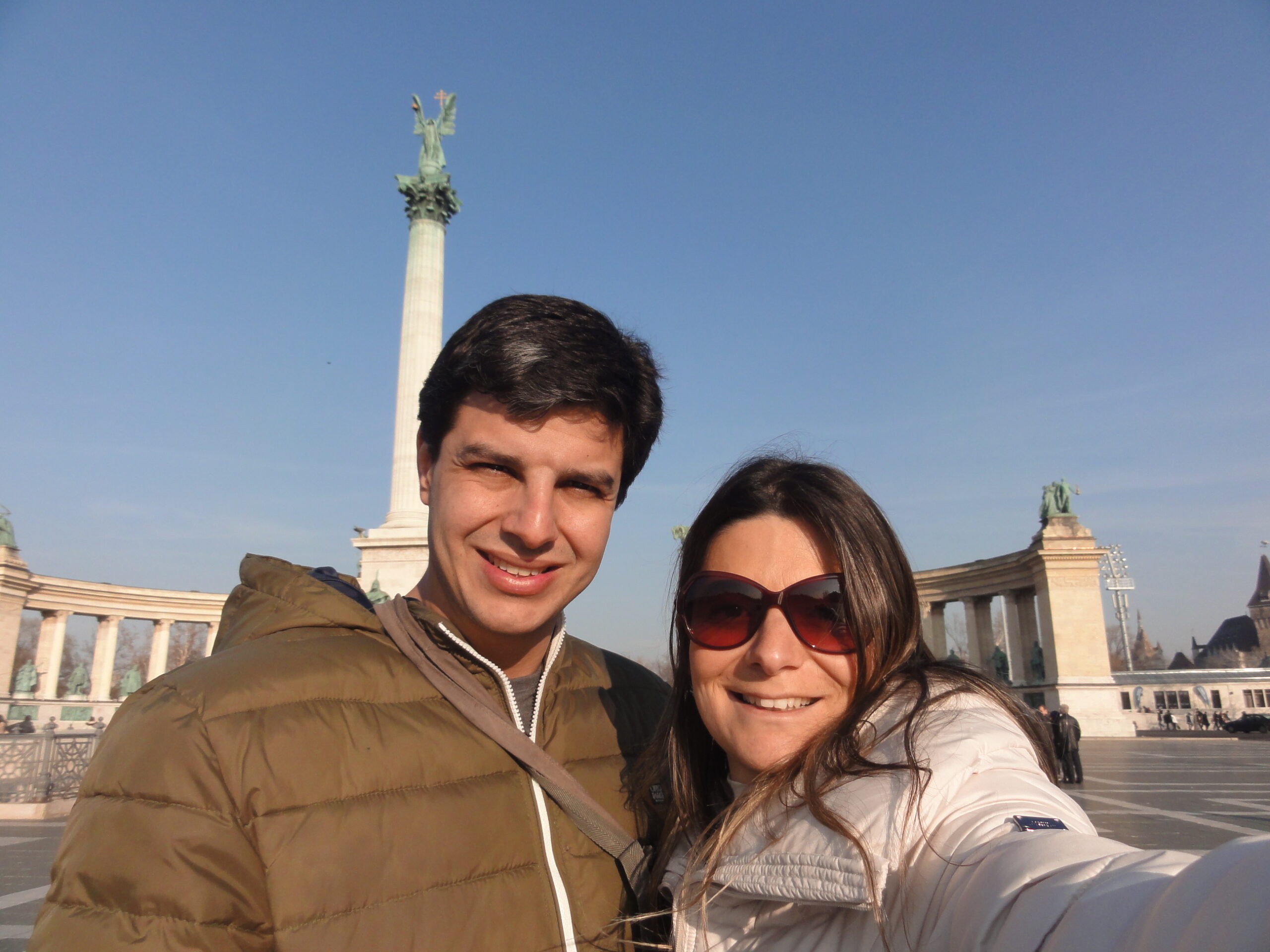 Família curtindo as atrações de Budapeste - Magu Mathias