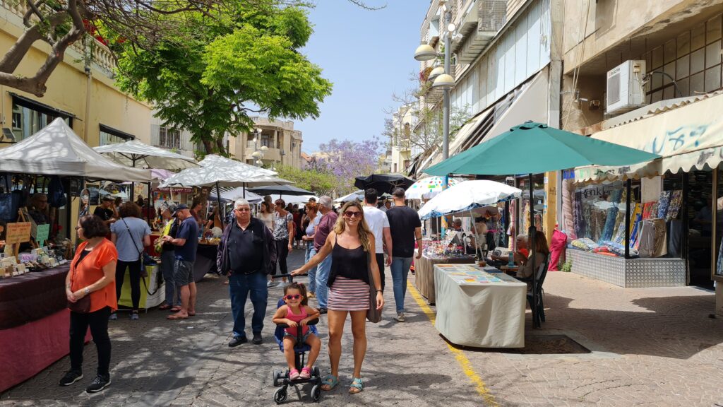 Nachalat Binyamin Art Fair Tel Aviv - Magu Mathias