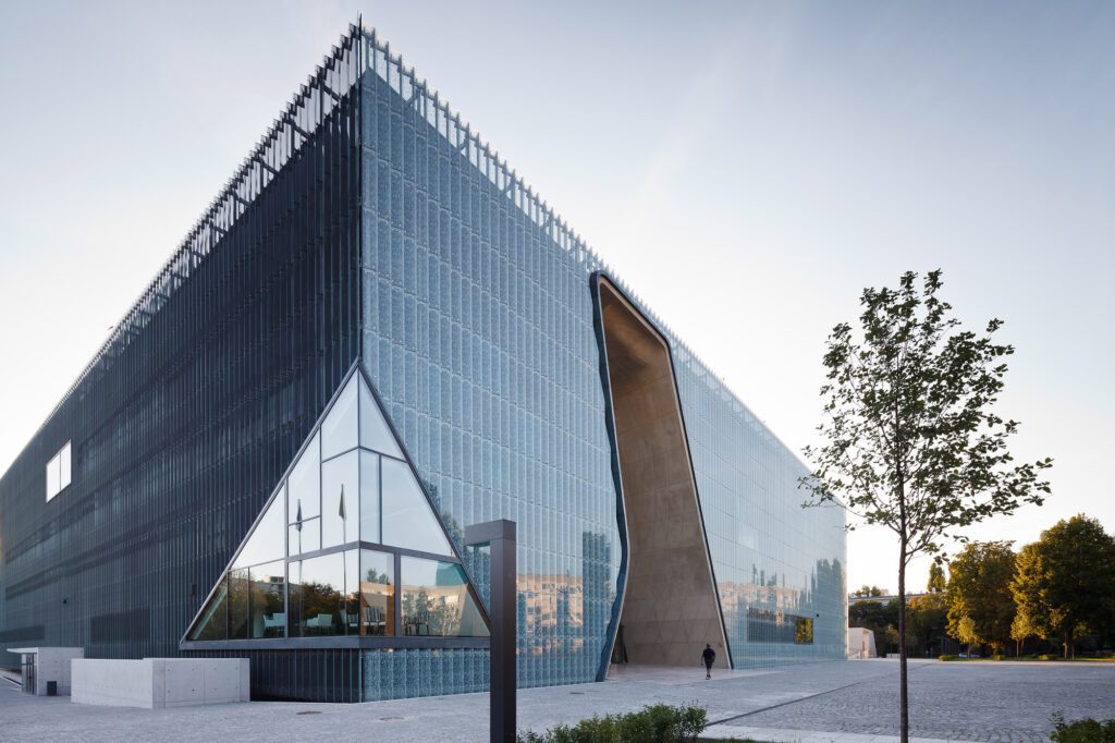 Museu POLIN Varsóvia - ArchDaily