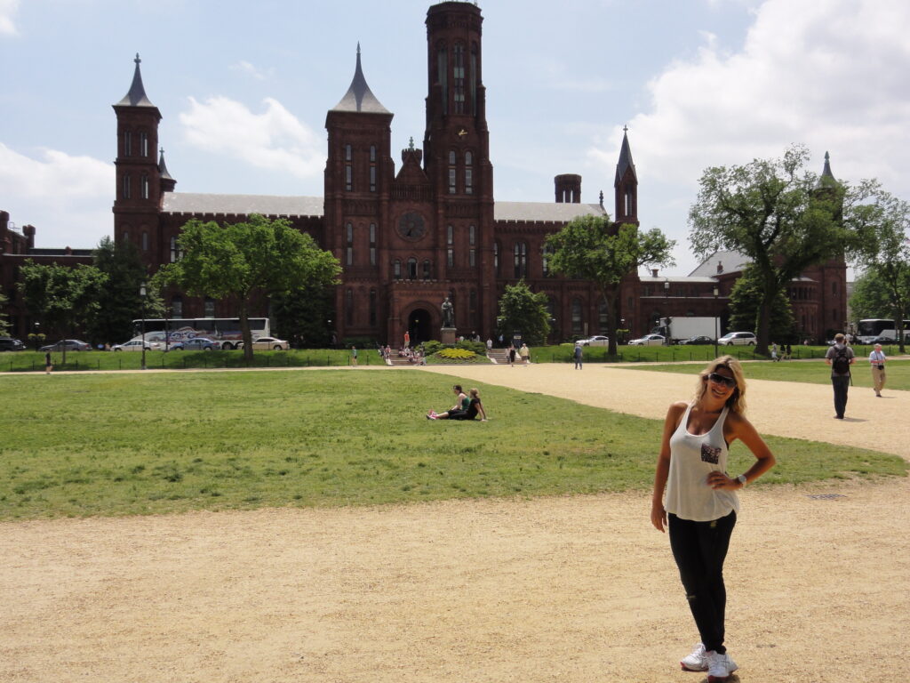 Smithsonian Castle Information Center Washington - Magu Mathias