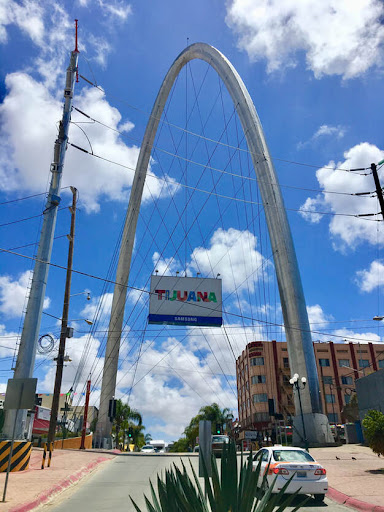 Arco monumental Tijuana Mexico - Nomadic Border