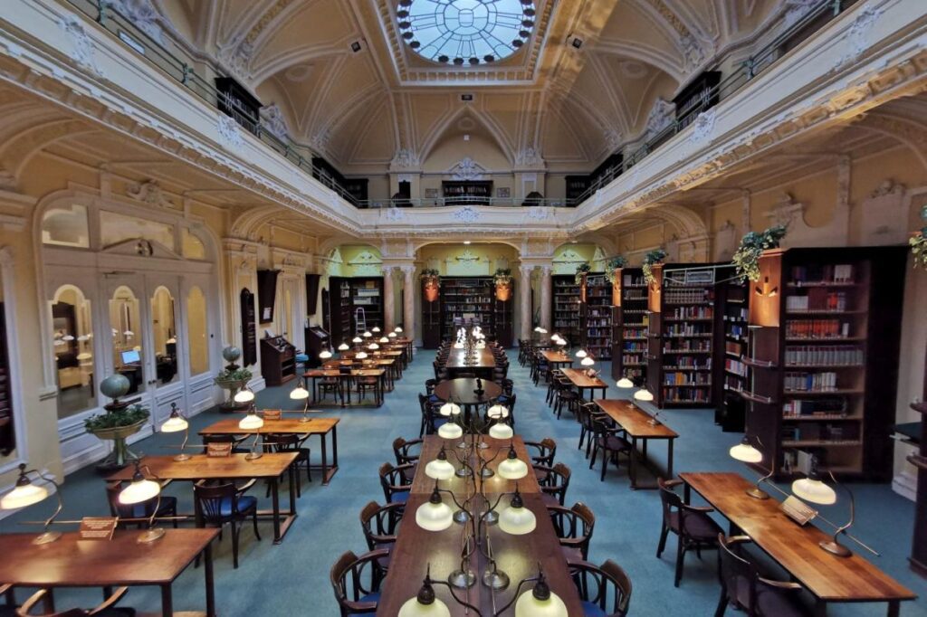 Biblioteca Nacional da Hungria - OSZK Országos Széchényi Könyvtár