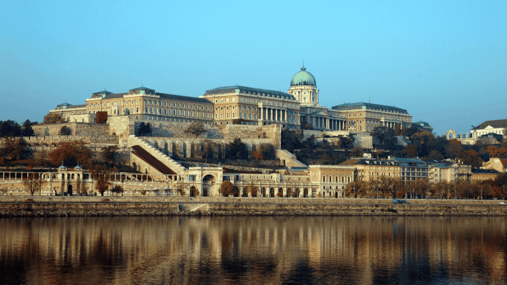 Castelo de Buda - E-Scooter Tours and Rentals in Budapest