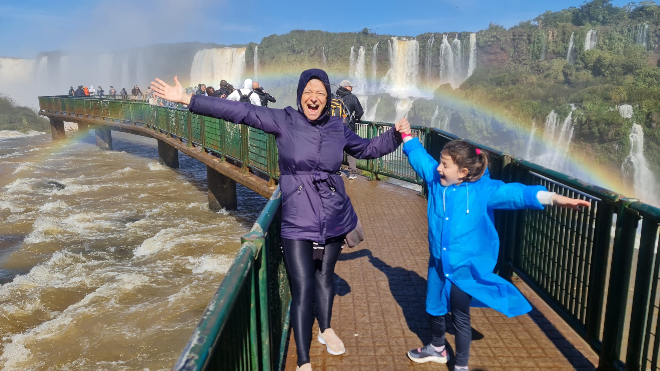 A alegria de ter voltado a esse lugar na companhia das nossas mochileirinhas - Magu Mathias