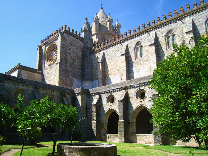 Catedral de Évora - Travel in Portugal