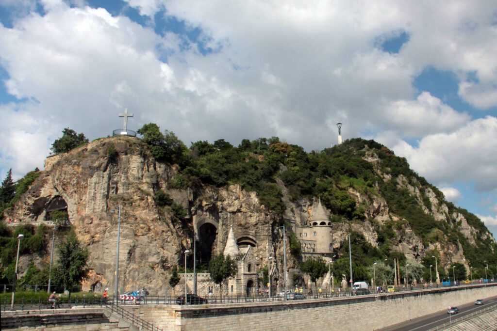 Colina Gellert Budapeste - funiQ