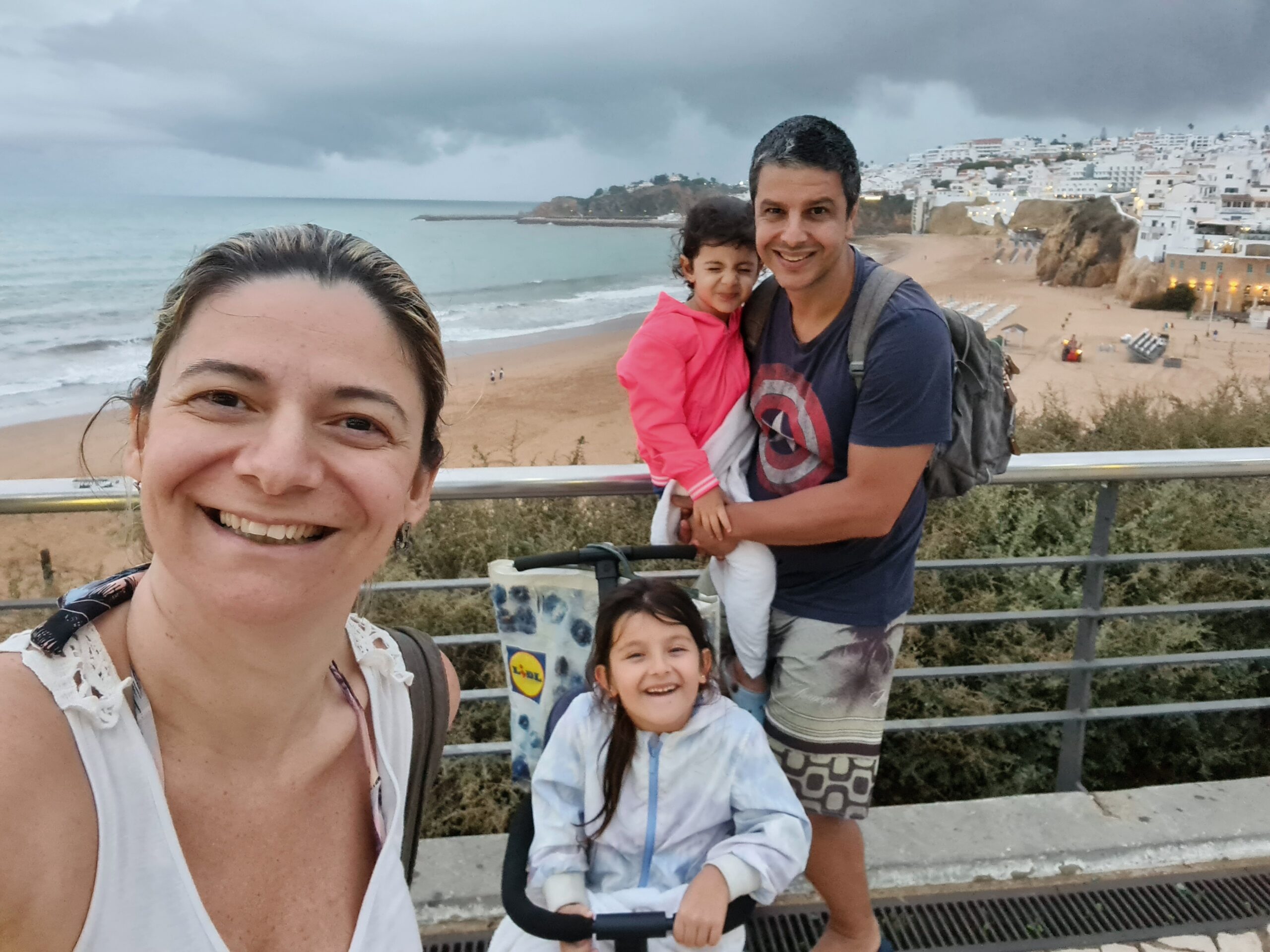 Família curtindo as atrações de Albufeira - Magu Mathias