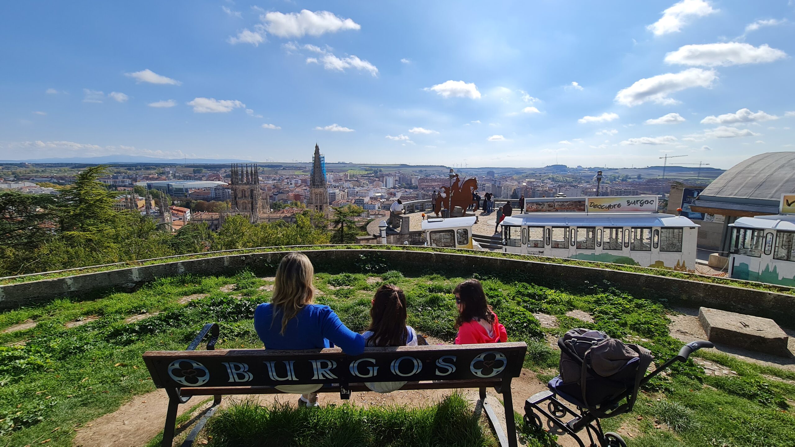 Família curtindo as atrações de Burgos - Magu Mathias