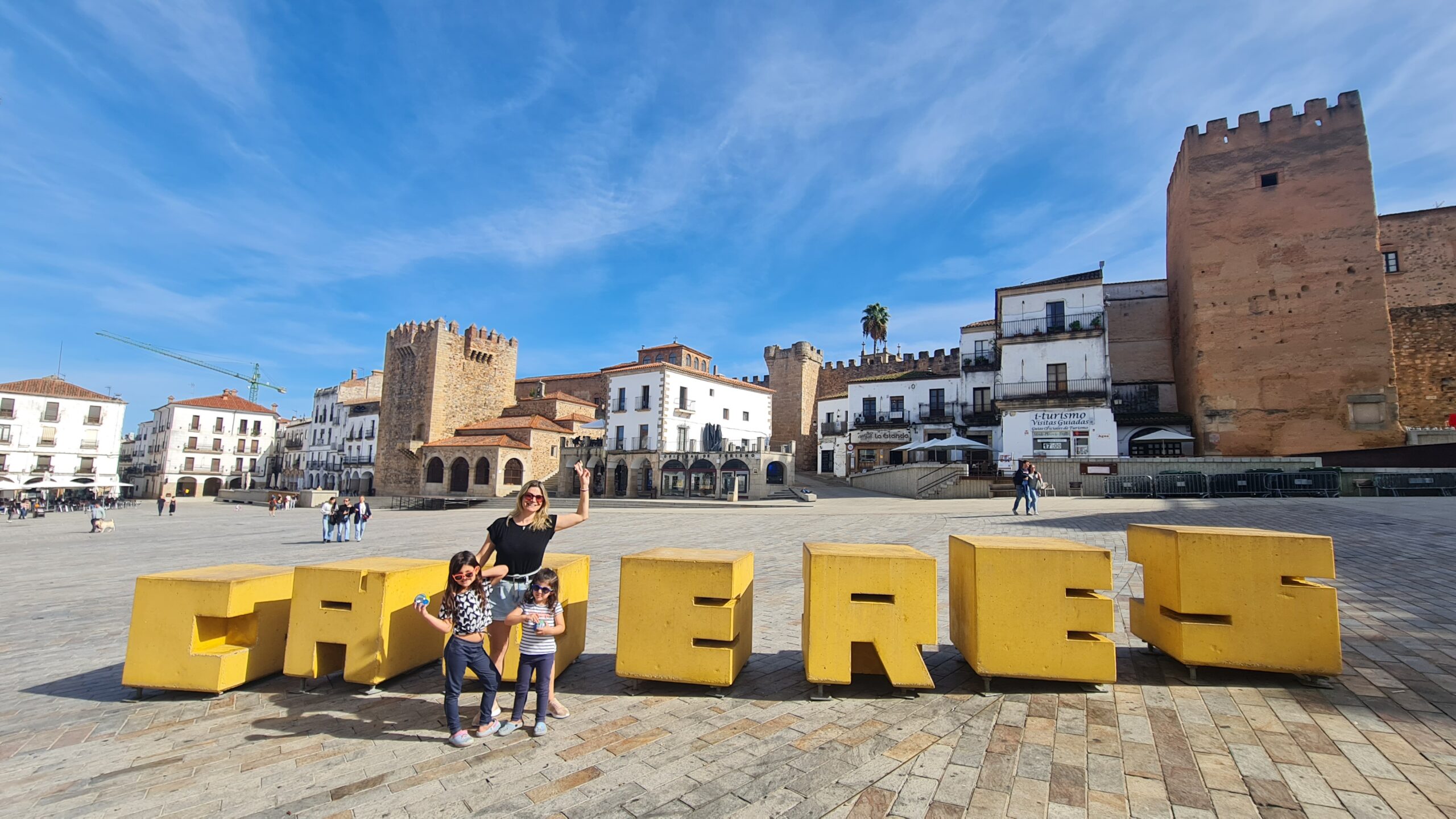 Família curtindo as atrações de Cáceres - Magu Mathias
