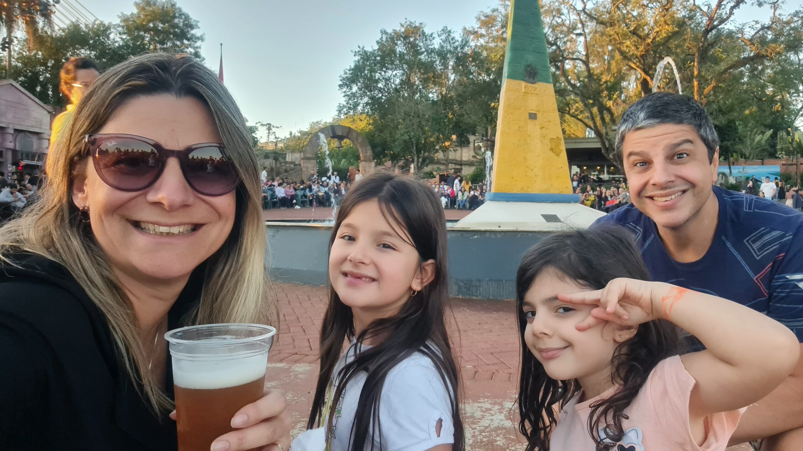 Família curtindo as atrações de Foz do Iguaçu - Magu Mathias