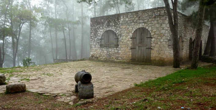 Forte Jacques e Forte Alexandre - Restavek Freedom