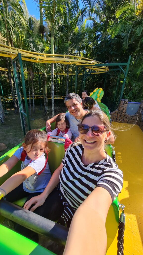 Montanha russa Dum Dum Beto Carrero World - Magu Mathias