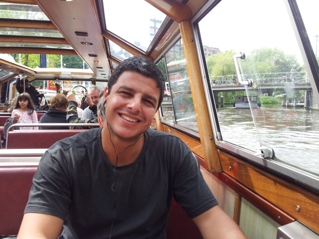 Passeios pelos canais de Amsterdã - Magu Mathias