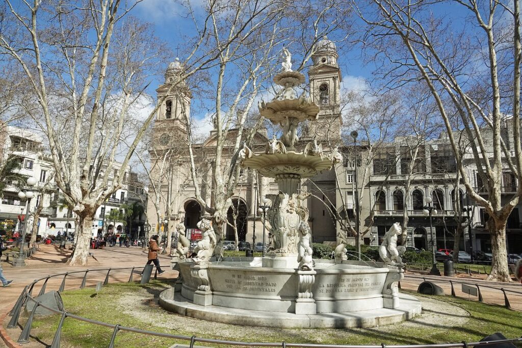 Plaza Constitucion Montevideu - Tripadvisor