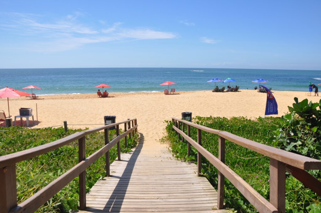 Praia do Estaleiro Balneário Camboriú - Melhores Destinos