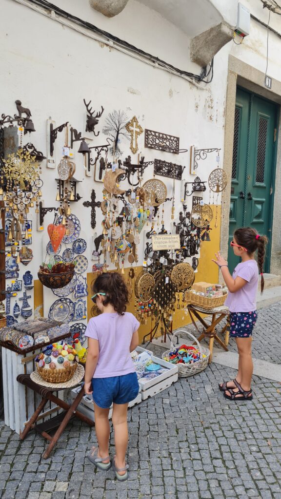 Rua 5 de Outubro Évora - Magu Mathias