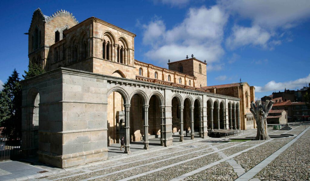 Basílica de los Santos Vicente, Sabina y Cristeta - Turismo de Ávila