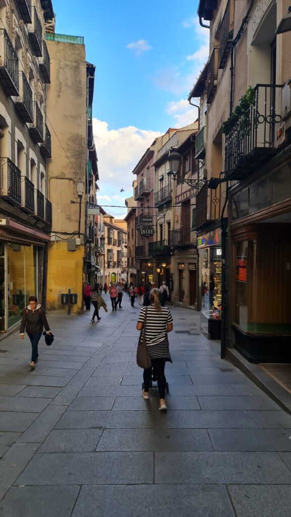 Calle Juan Bravo Segovia - Magu Mathias